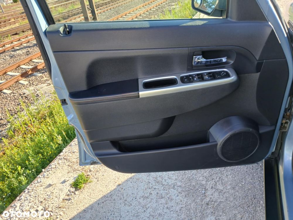 Jeep Liberty - 17