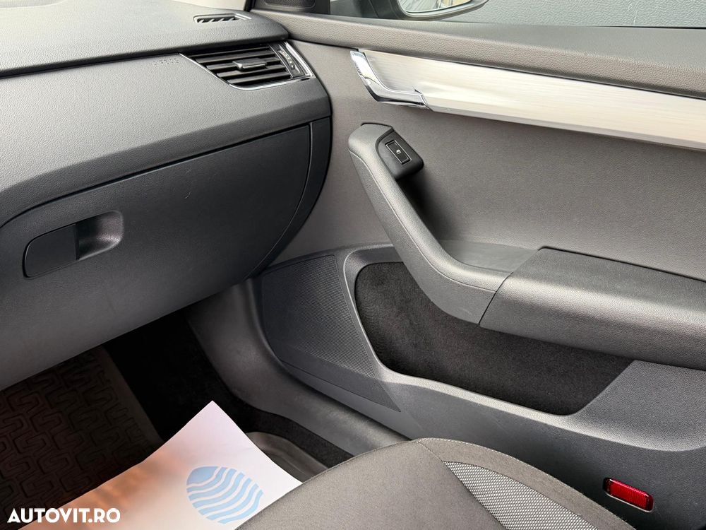 Skoda Octavia 2.0 TDI DSG Ambition - 12