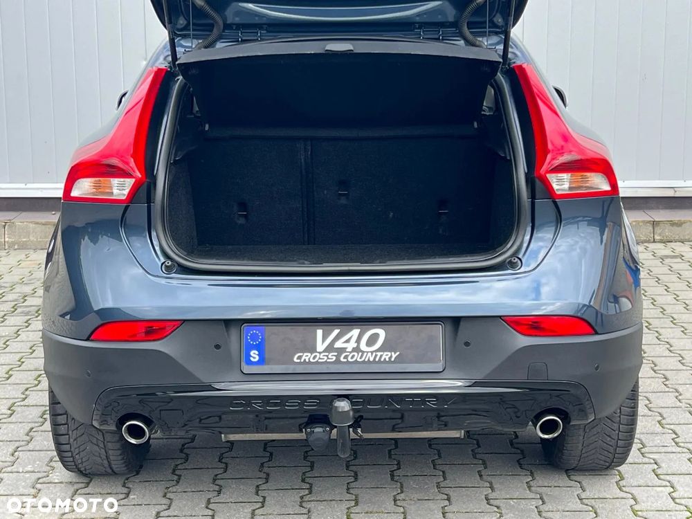 Volvo V40 Cross Country - 19