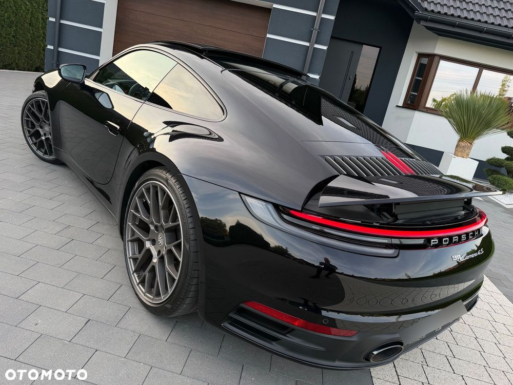 Porsche 911 Carrera 4S - 27