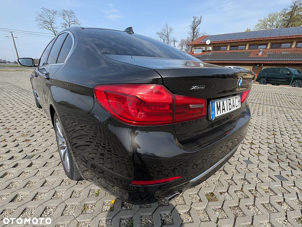 BMW Seria 5 530i Luxury Line - 12