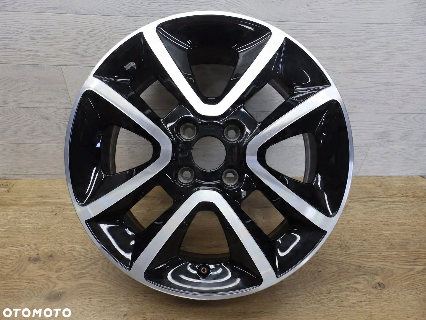 Felga Renault Twingo Clio III 6J16 CH4 Et50 4x100 403004526R - 1
