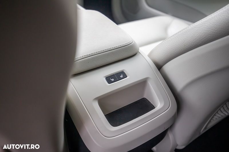 Volvo XC 60 B4 MHEV AT FWD Core - 20