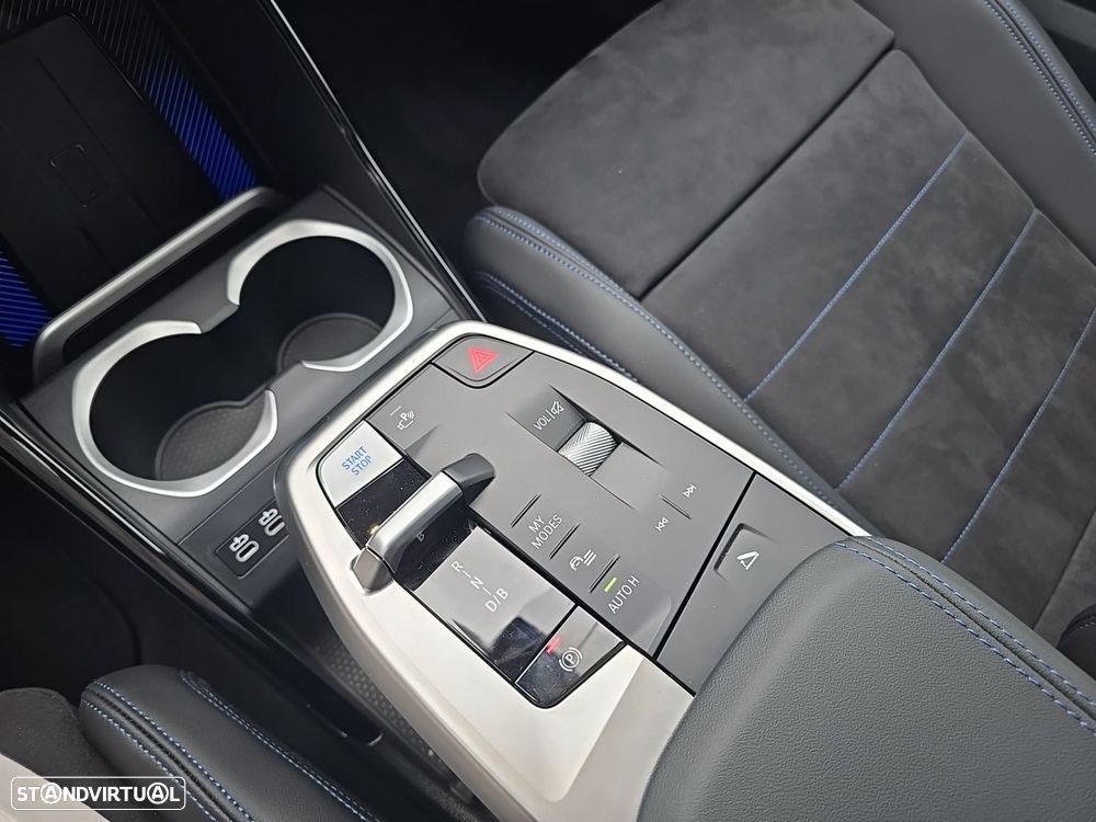 BMW iX2 eDrive20 - 17