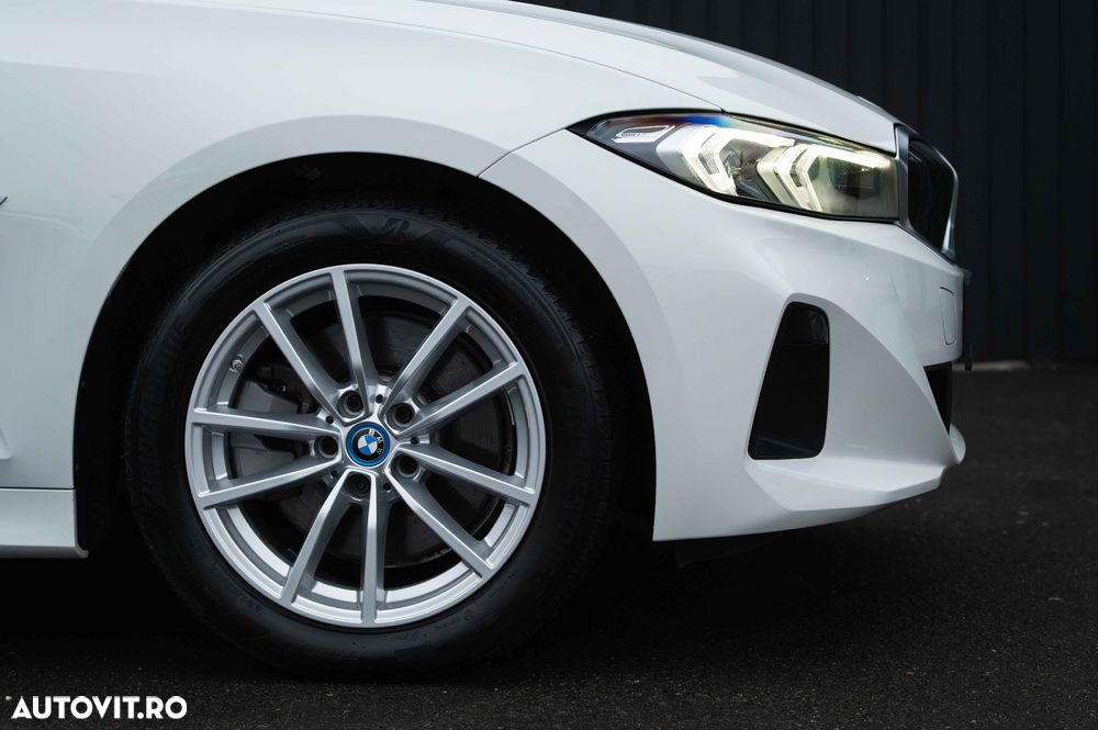 BMW Seria 3 320e Aut. - 26