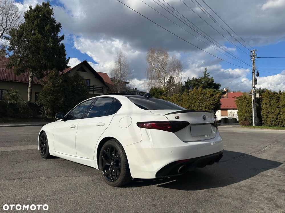 Alfa Romeo Giulia - 6