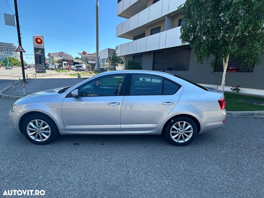 Skoda Octavia 1.6 TDI AMBITION - 9