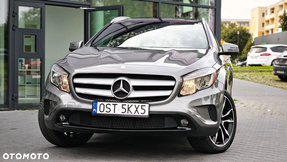 Mercedes-Benz GLA - 10
