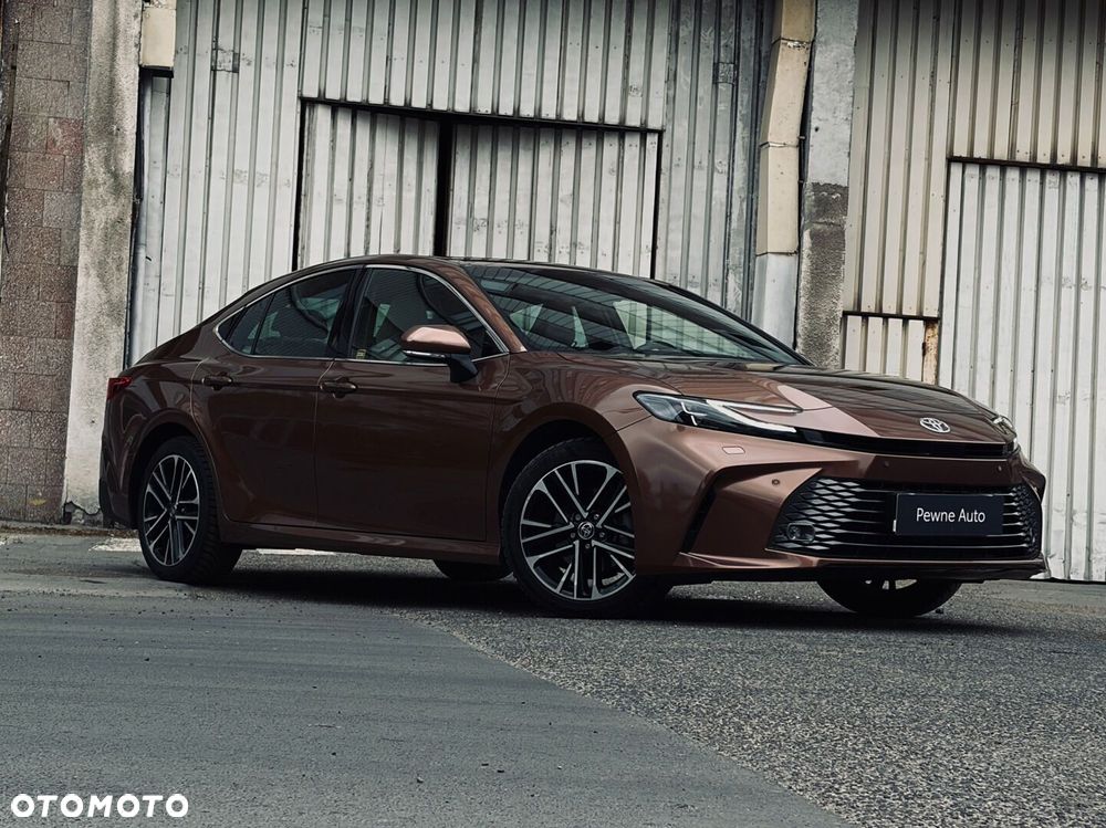 Toyota Camry - 4