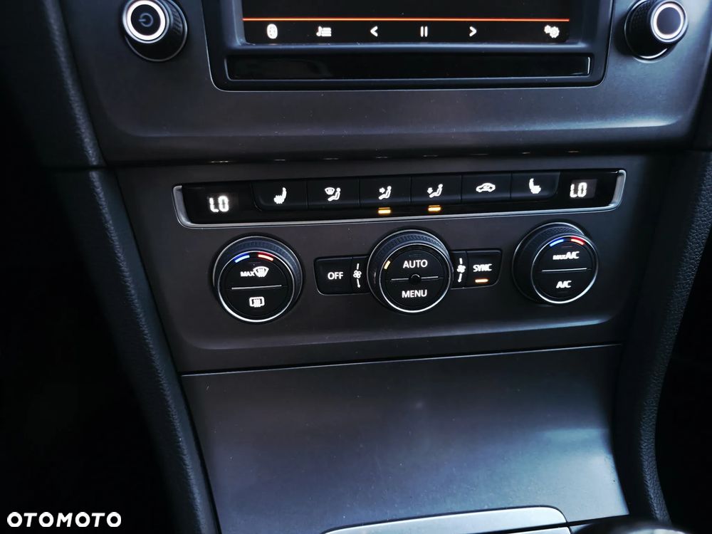 Volkswagen Golf 2.0 TDI BlueMotion Technology Lounge - 30