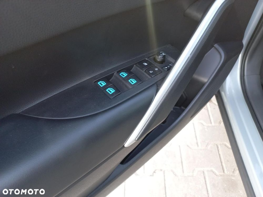 Toyota Corolla Cross 2.0 Hybrid Comfort - 15