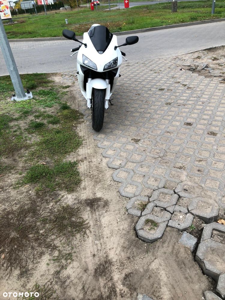 Honda CBR - 1