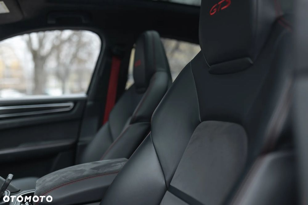 Porsche Cayenne GTS - 25