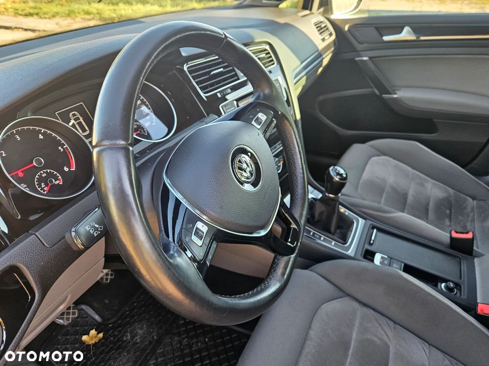 Volkswagen Golf 2.0 TDI SCR Life - 11