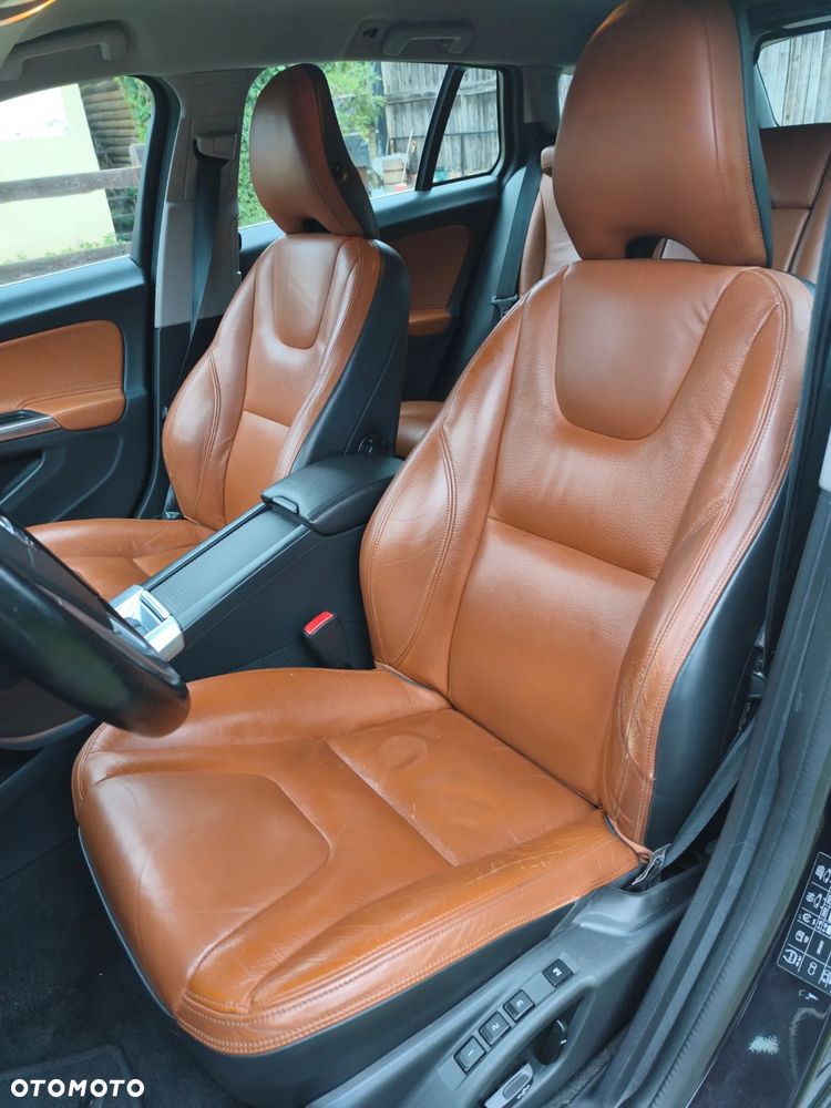 Volvo V60 D5 Geartronic Summum - 13