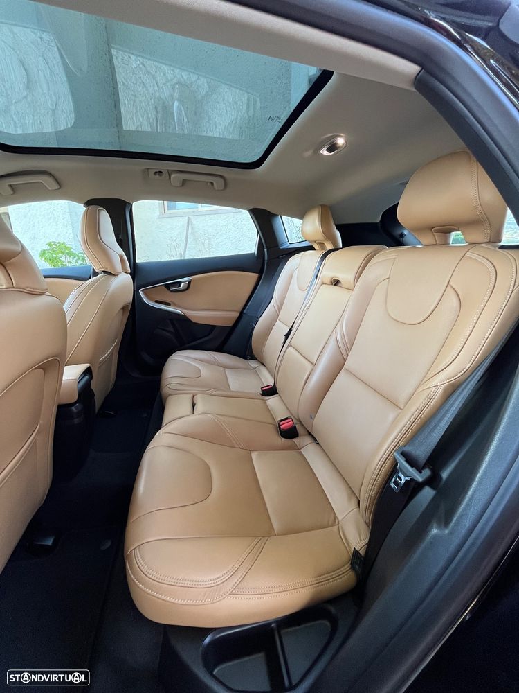 Volvo V40 Cross Country 2.0 D2 Summum - 12