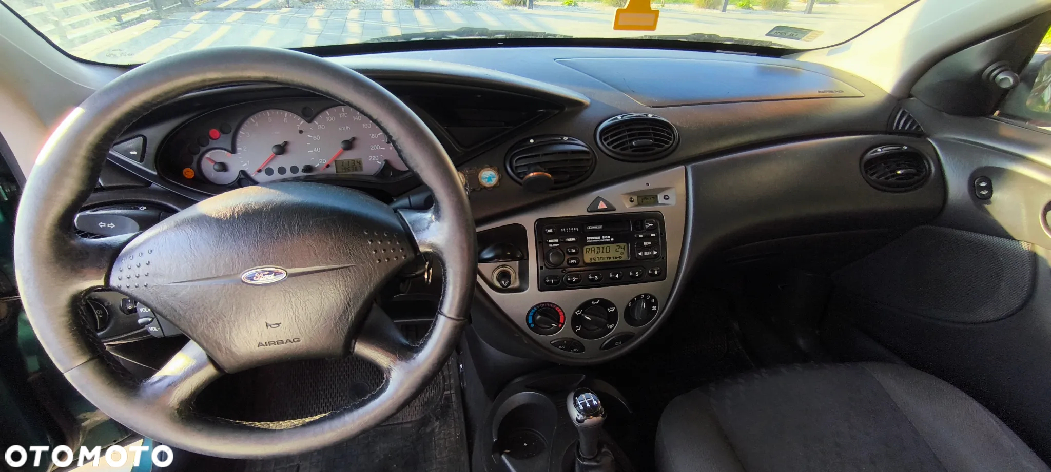 Ford Focus 1.6 16V Ambiente - 8