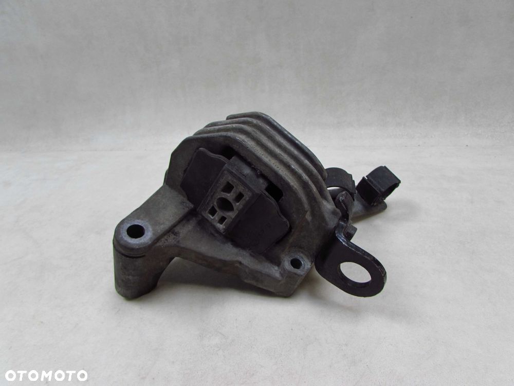 VOLVO XC90 LIFT 2.4 D5 07-14 LAPA PODUSZKA SILNIKA 30741583 - 1