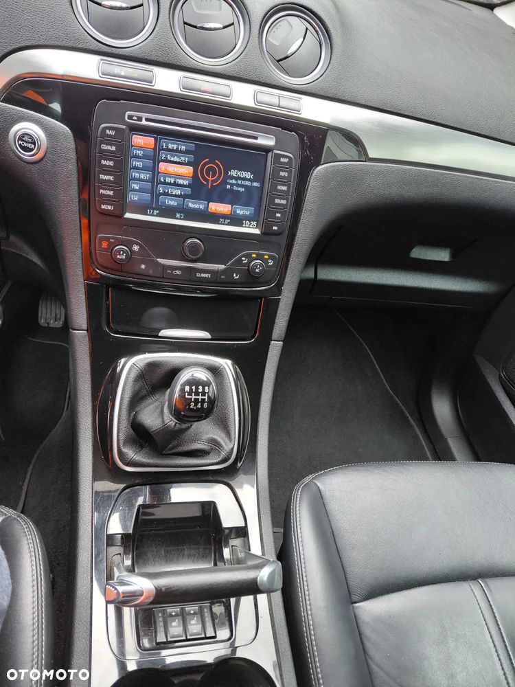 Ford S-Max 2.0 TDCi DPF Titanium X - 19