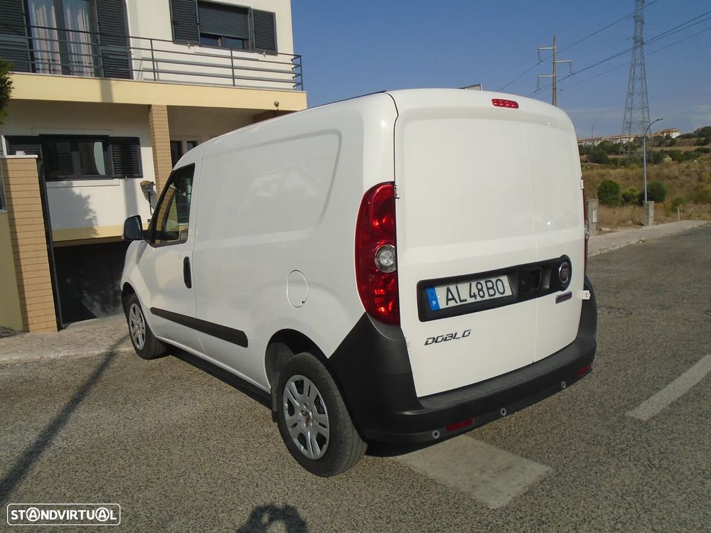 Fiat Doblo 1.3 M-JET 95 CV-  3 LUGARES-NACIONAL- IVA DEDUTIVEL - 4