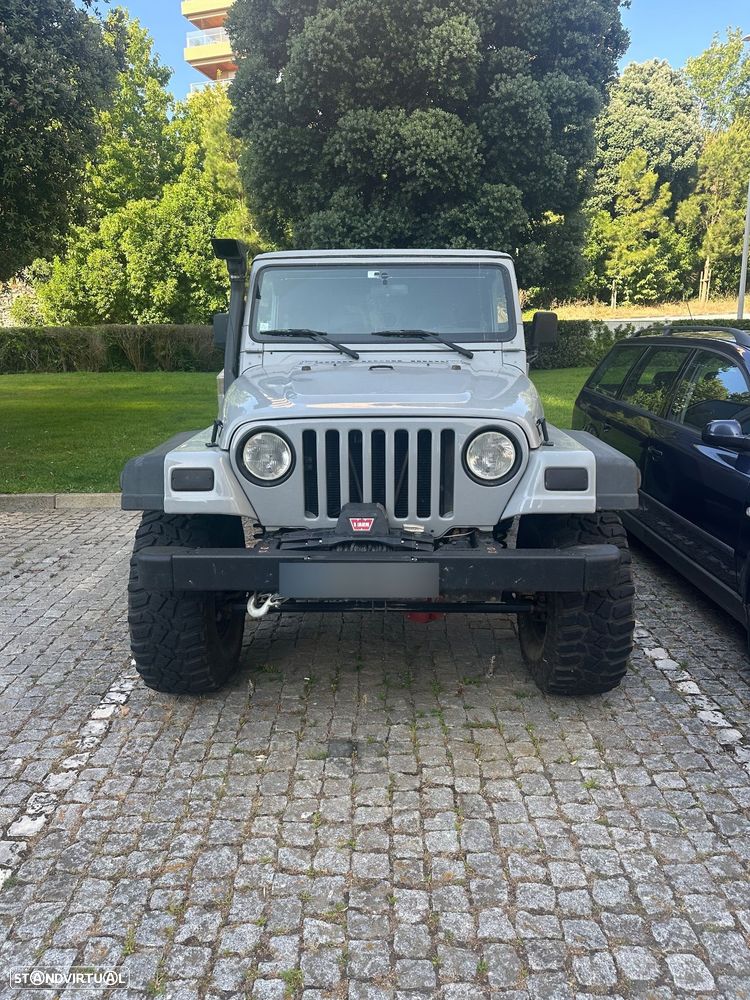 Jeep Wrangler - 1
