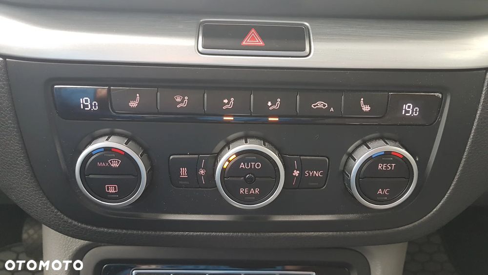 Volkswagen Sharan 2.0 TSI Highline DSG - 16