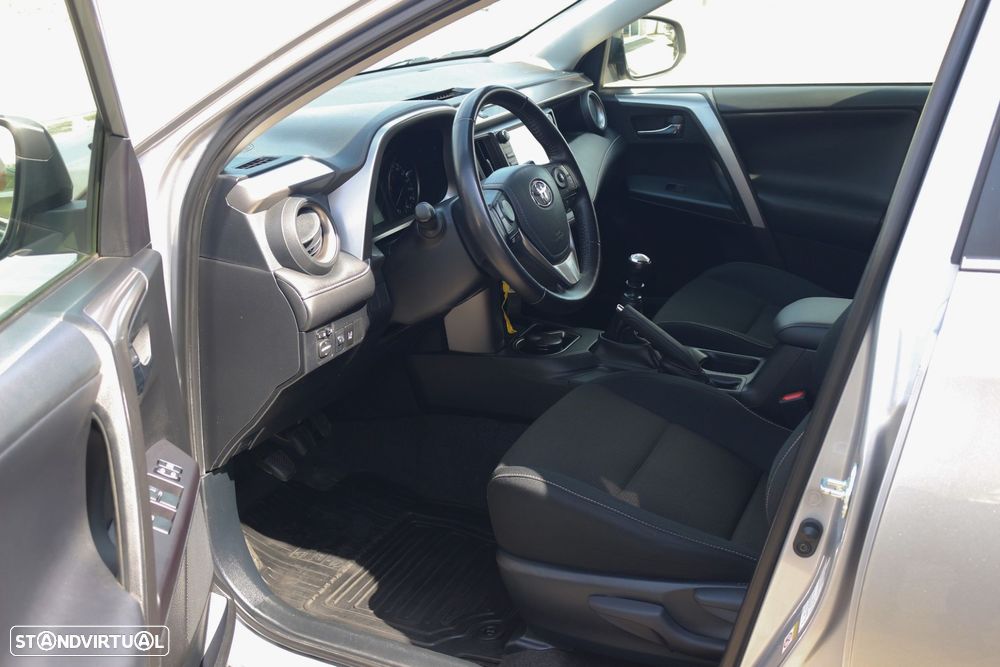 Toyota RAV4 2.0 D-4D Comfort - 26