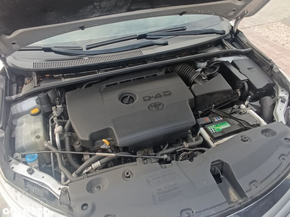 Toyota Avensis 2.0 D-4D Luna - 9