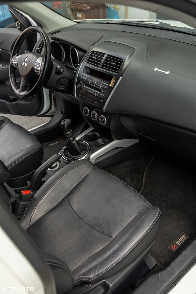 Mitsubishi ASX 1.8 DID Instyle 4WD AS&G - 27