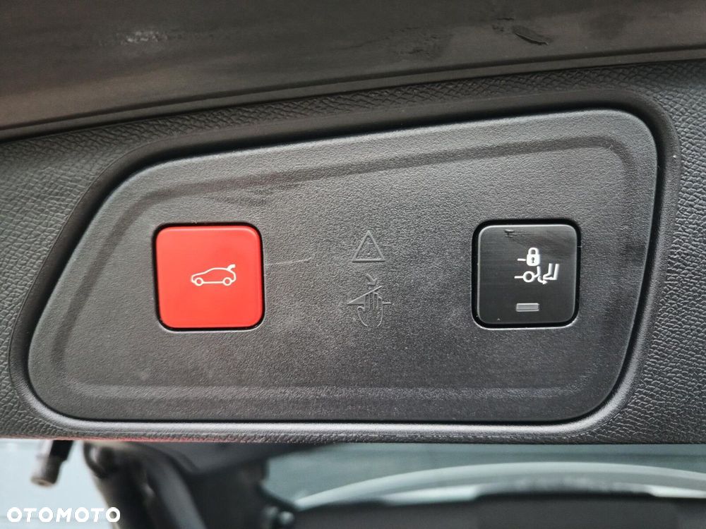 Peugeot 3008 1.2 PureTech Allure S&S - 10