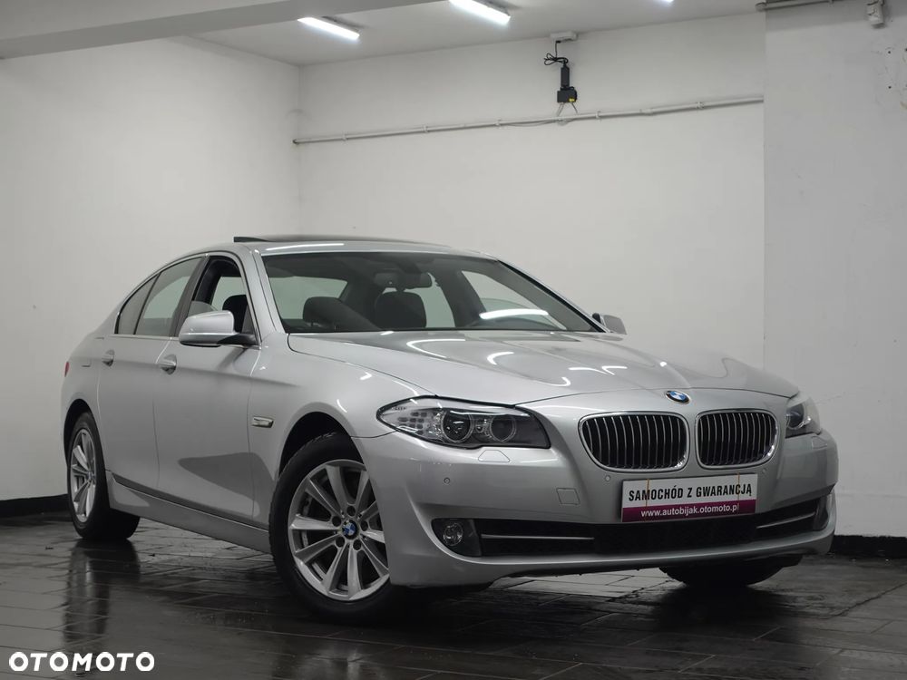 BMW Seria 5 528i - 11