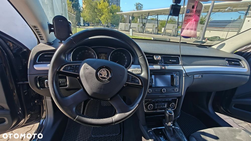 Skoda Superb 2.0 TDI Elegance DSG - 12