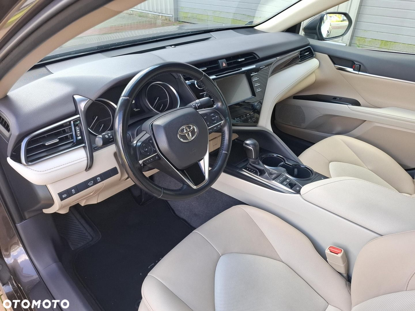 Toyota Camry 2.5 Hybrid Comfort CVT - 9