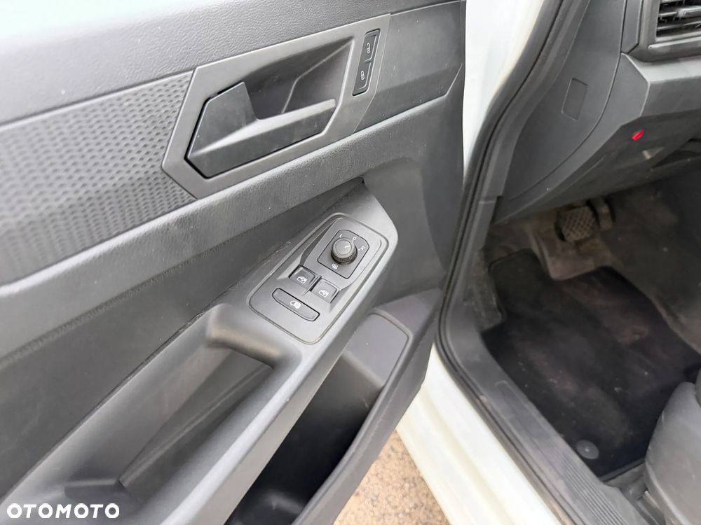 Ford Transit Connect / VW Caddy - 12