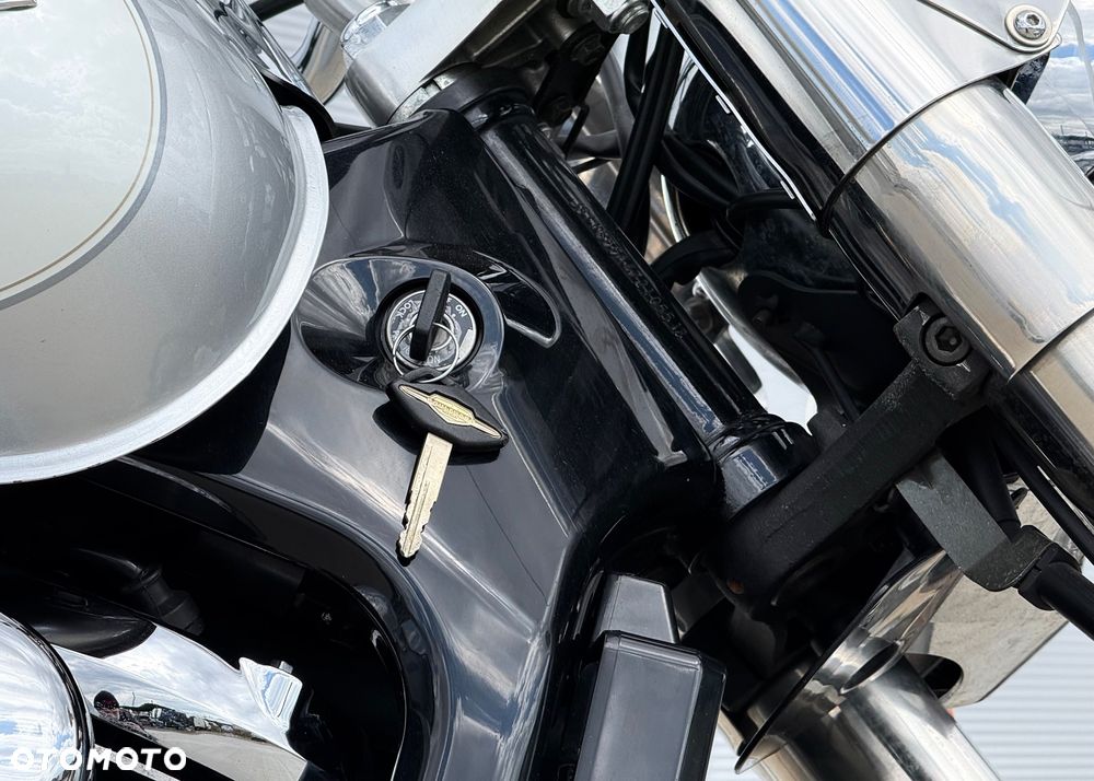 Suzuki VL 800 Volusia - Boulevard C50 - 25