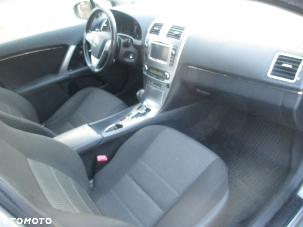 Toyota Avensis 1.8 Multidrive S Comfort - 12