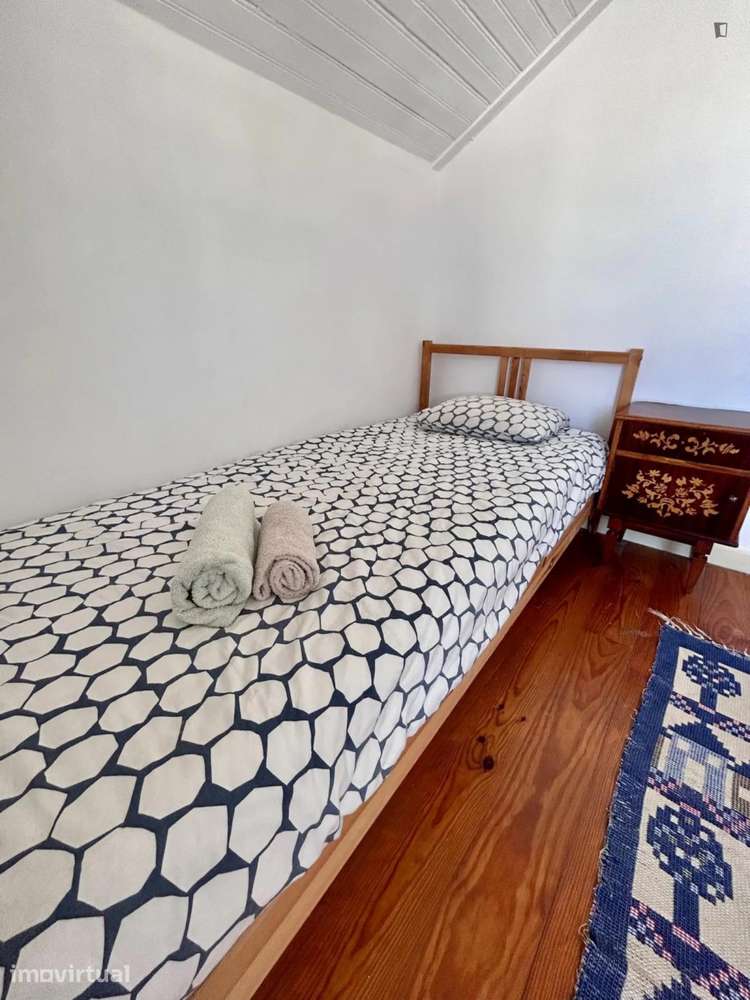 Quarto - localizado em Santo Ildefonso Porto - Grande imagem: 3/12