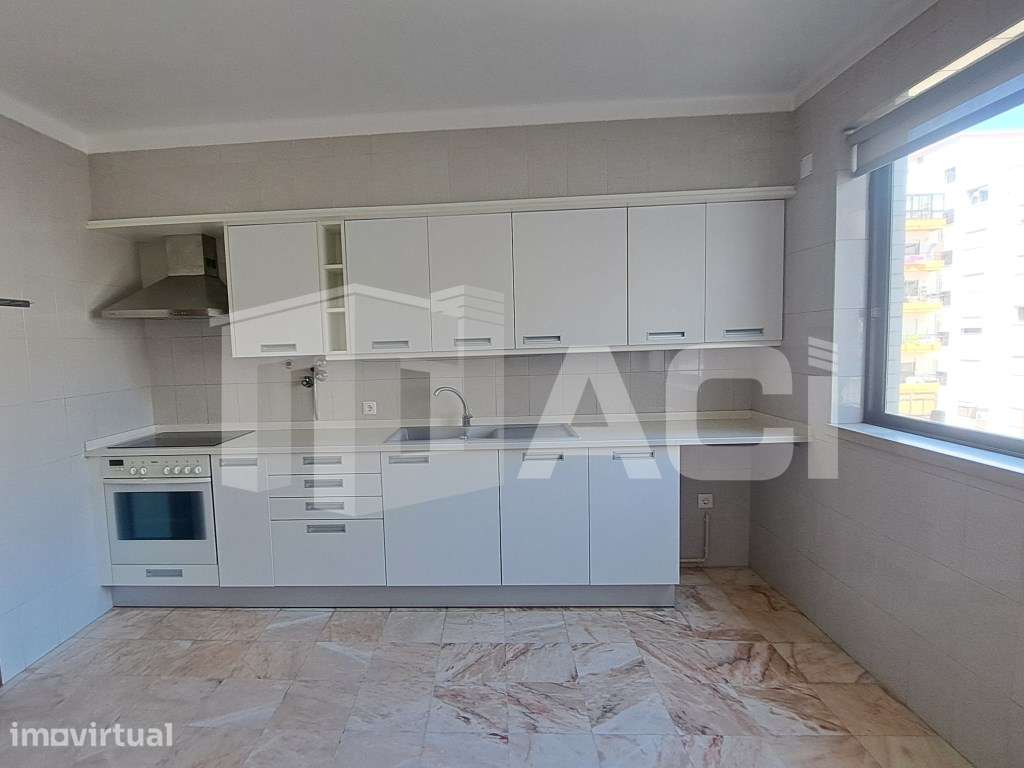 Apartamento T3- AV. Marquês Pombal - Grande imagem: 5/18