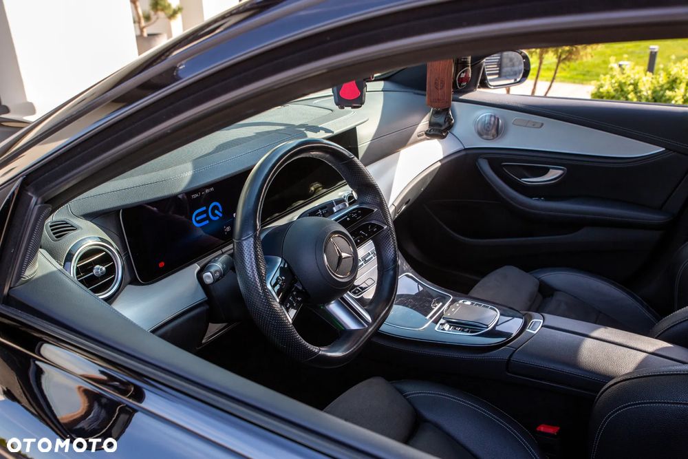 Mercedes-Benz Klasa E 300 4Matic 9G-TRONIC AMG Line - 13