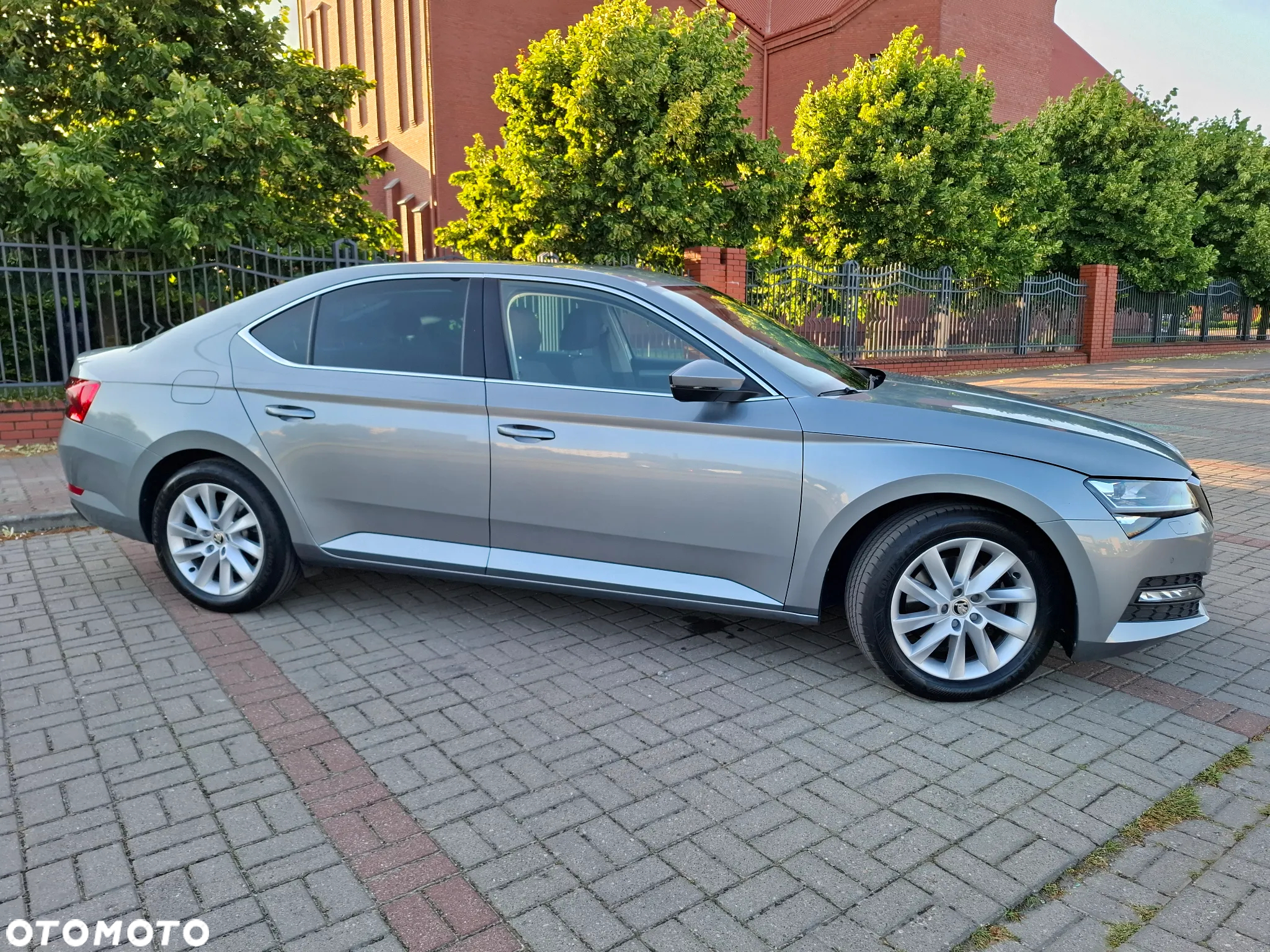 Skoda Superb 2.0 TSI Ambition DSG - 7