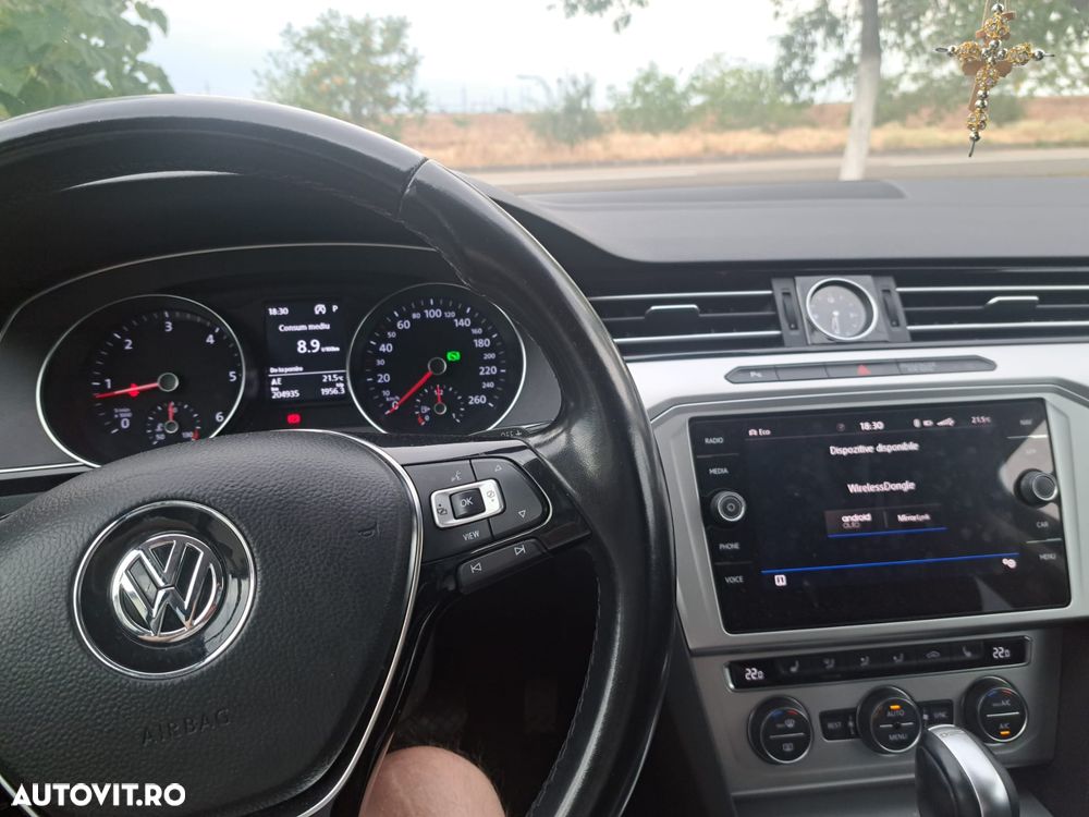 Volkswagen Passat 2.0 TDI SCR DSG Comfortline - 8