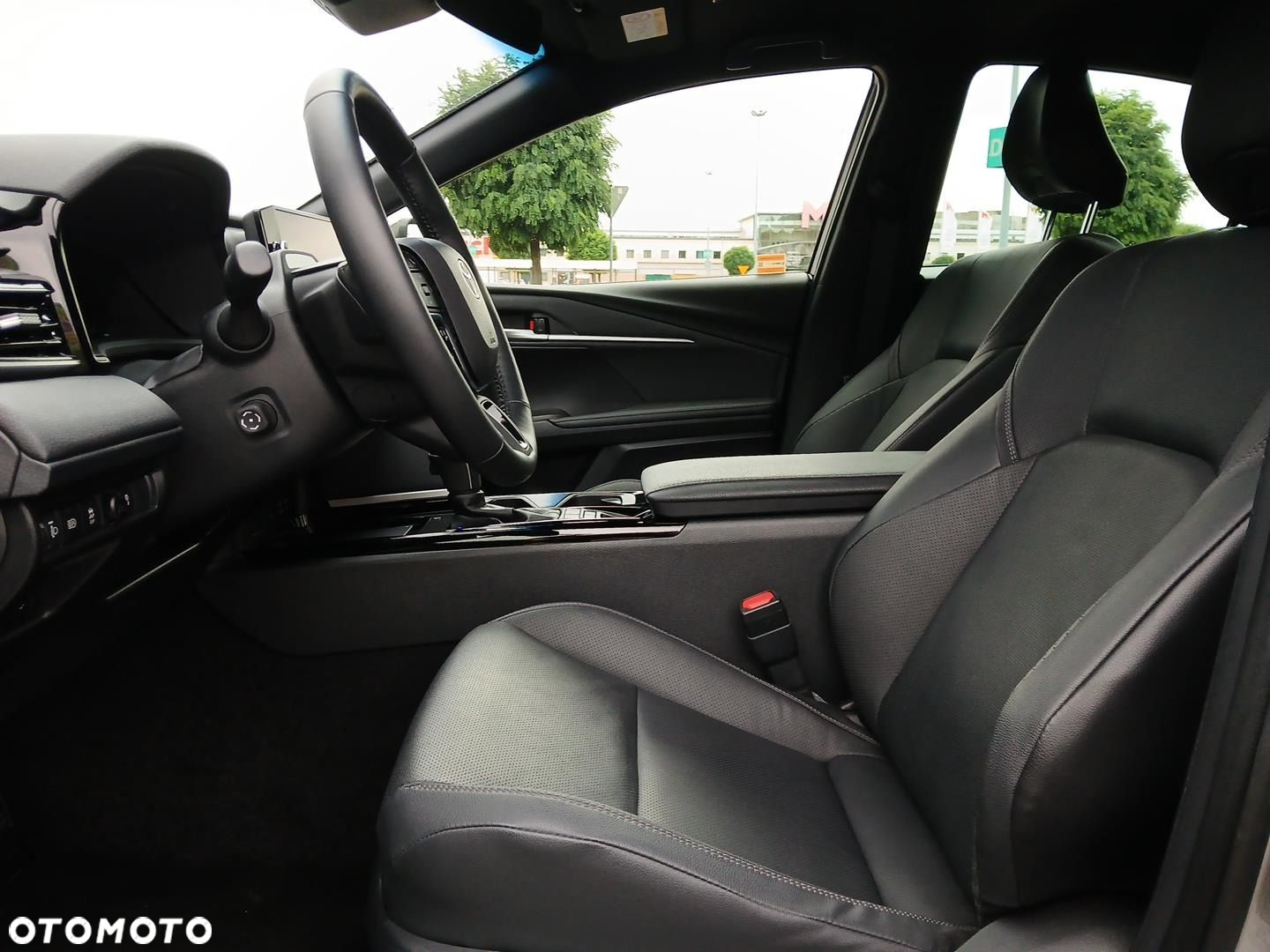 Toyota Camry - 19