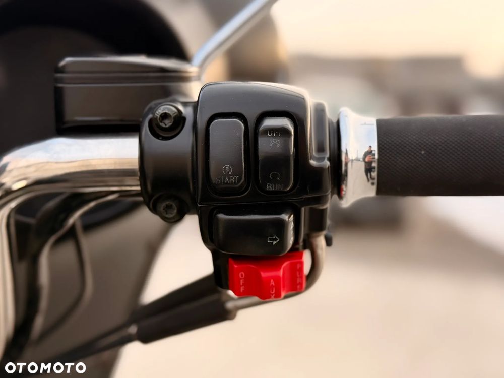 Harley-Davidson FLHT Electra Glide Standard - 17