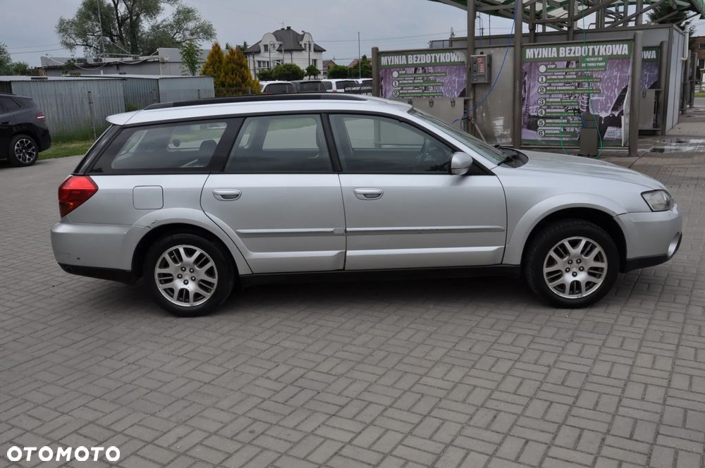 Subaru Outback 2.5i MT - 8