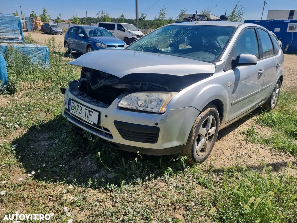 Ford Focus 1.4i Trend - 31