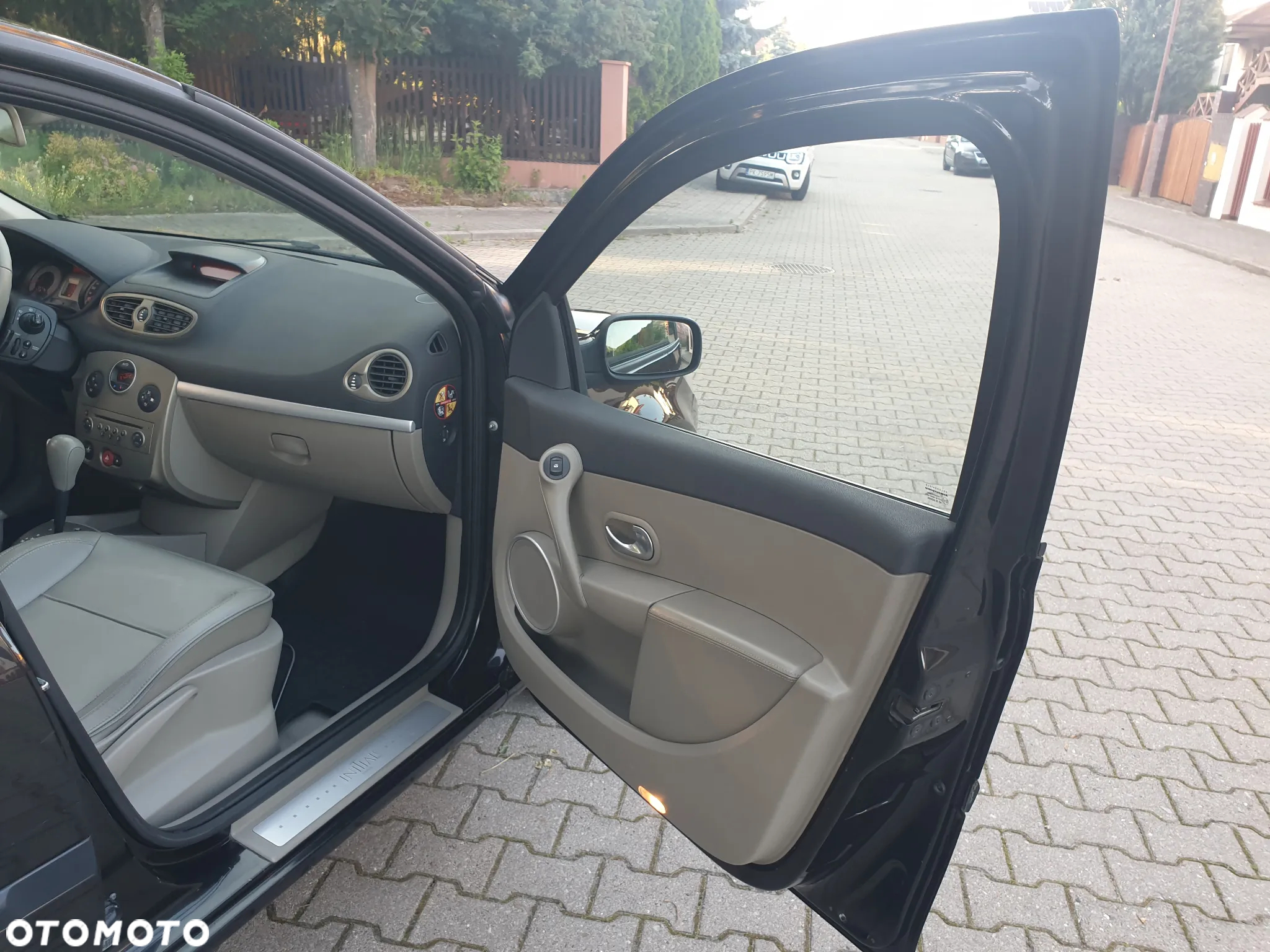 Renault Clio - 25