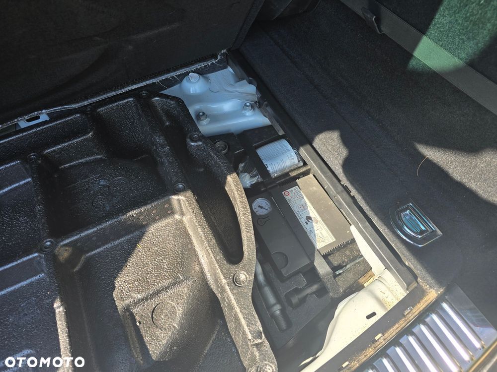 Volkswagen Touareg 3.0 V6 TDI BMT Perfectline R-Style - 31