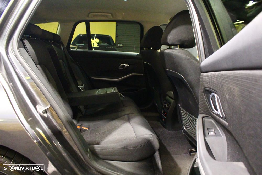 BMW 318 d Line Luxury Auto - 12