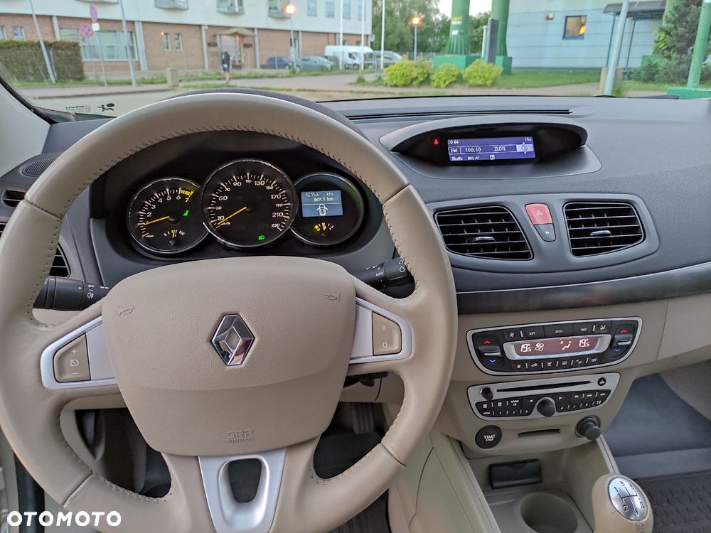 Renault Fluence 1.6 16V Privilege - 28