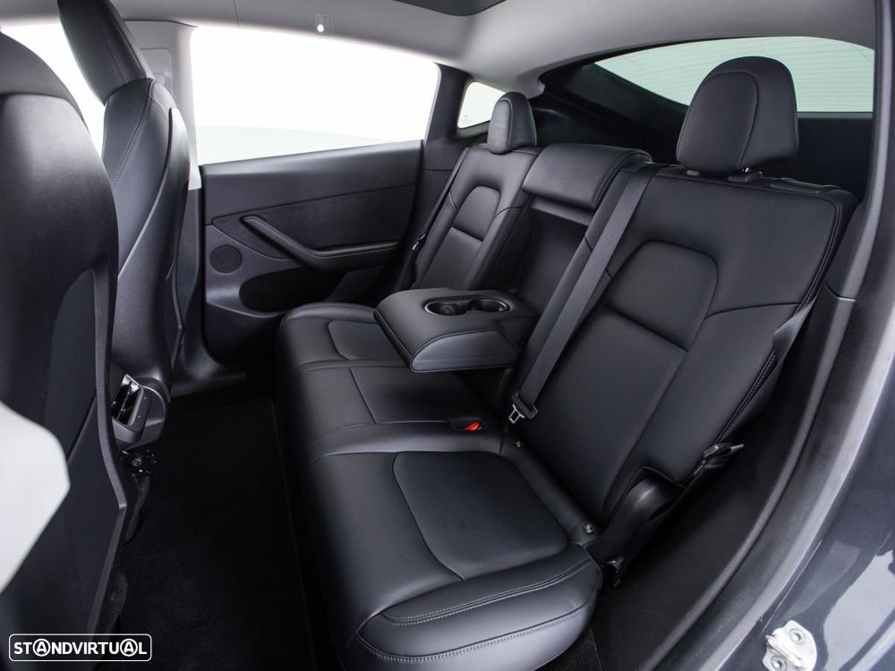 Tesla Model Y Long Range Dual Motor AWD - 11